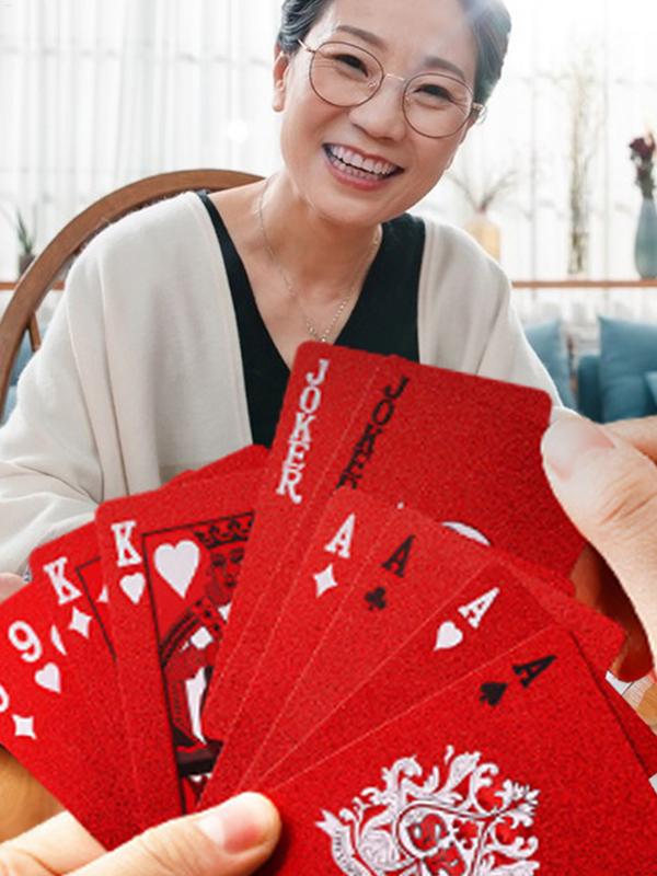Red plastic playing cards PVC poker waterproof washable Parker rustic gold Year of the Dragon creative thickened card d