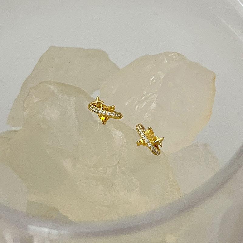 

Sweet Love Planet Earrings Planet Earrings Star Earrings Small Yellow Diamond Heart-shaped Earrings
