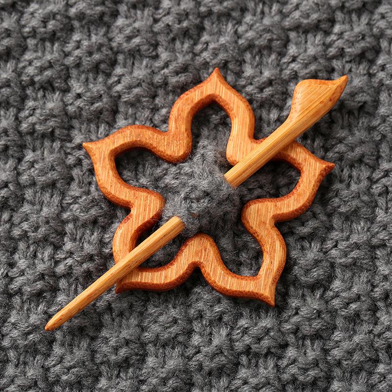 Wooden Brooch Shawl Cardigan Sweater Neckline Contraction Fixed Pin Niche Cute Animal Cartoon Brooch