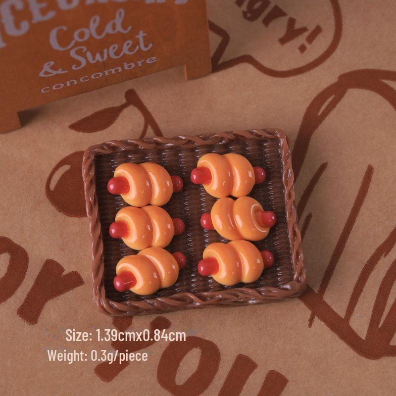 

Мини-игровой набор «Еда»: Круассан, тост, сумка «Кошачий коготь», крем «сделай сам», клей, шпилька, гвоздь, аксессуары из смолы