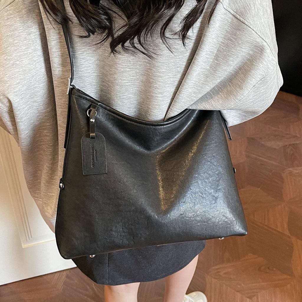 This Year'S Popular Bag Women'S New Versatile Shoulder Messenger Bag Retro Large-Capacity Tote Bag Premium Sense