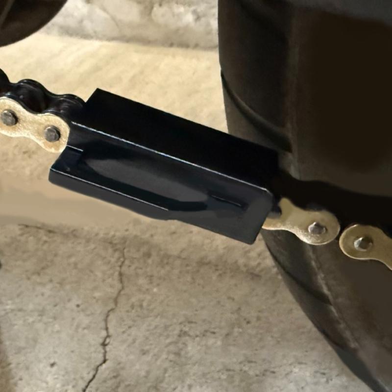 Oil Pressure Controlled Chain Lubricator Strong Easy Grip Handle Multifunction Motorcycle Chain Care for Even Coating