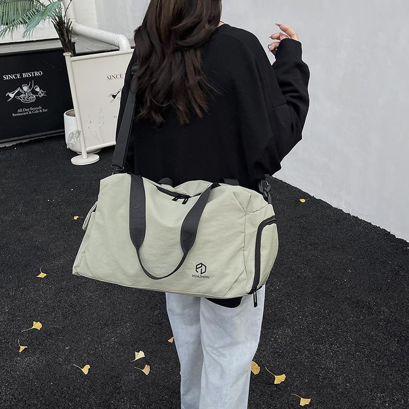 Versatile Large-Capacity Travel and Sports Bag with Wet/Dry Separation