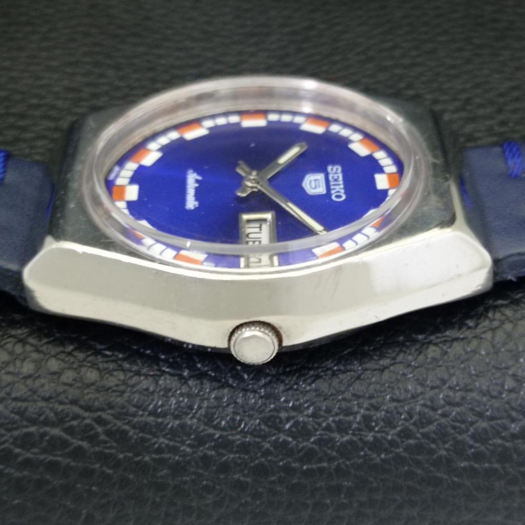 AUTOMATIC VINTAGE SEIKO 5 JAPAN MENS BLUE COLOR DIAL WATCH a701478-5 R206b-a701478