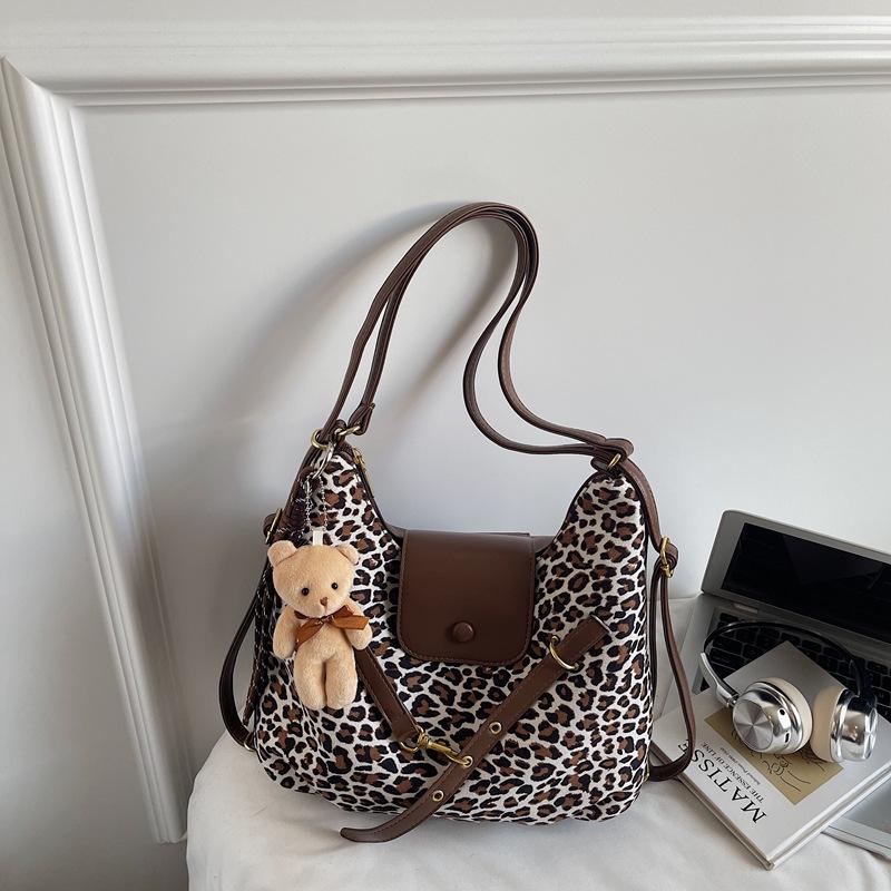 2025 Retro Matte Large Capacity Women's Backpack: Autumn/Winter Crossbody & Shoulder Bag for Work & Commute