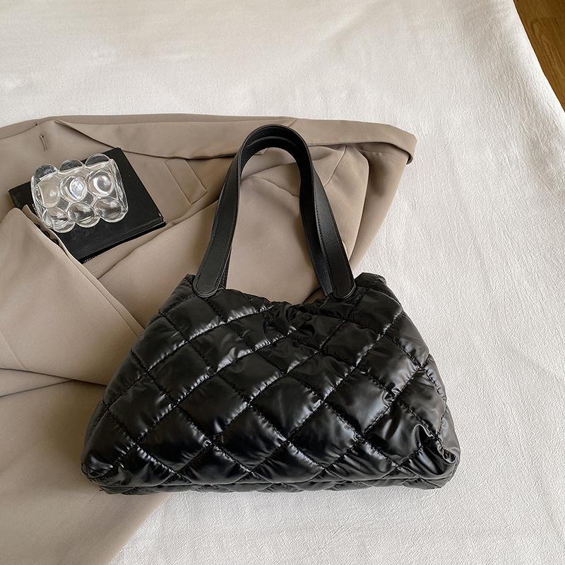 

Сумка для одежды из хлопка с защитой от ветра, модная вышивка нитками в виде ромба, вместительная женская сумка-пузырь, повседневный иностранный стиль, сумка-тоут через плечо. чёрный