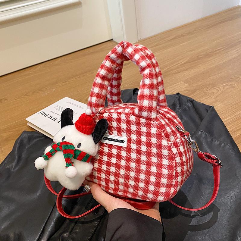 Cute plush bag women's 2025 autumn and winter new sweet and cool oblique span bag Christmas original portable shoulder bowling bag