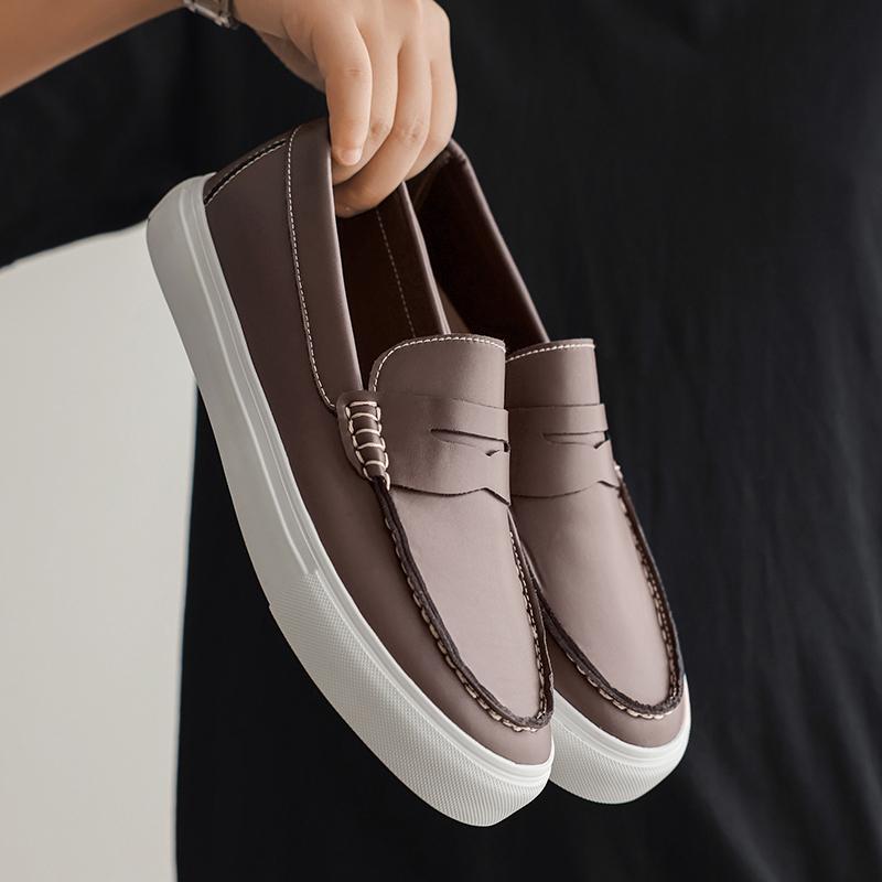 Comfortable Men's Soft-Soled Slip-On Loafers Versatile Casual Business Shoes Formal Leather Moccasins Leisure Walk Driving Flats