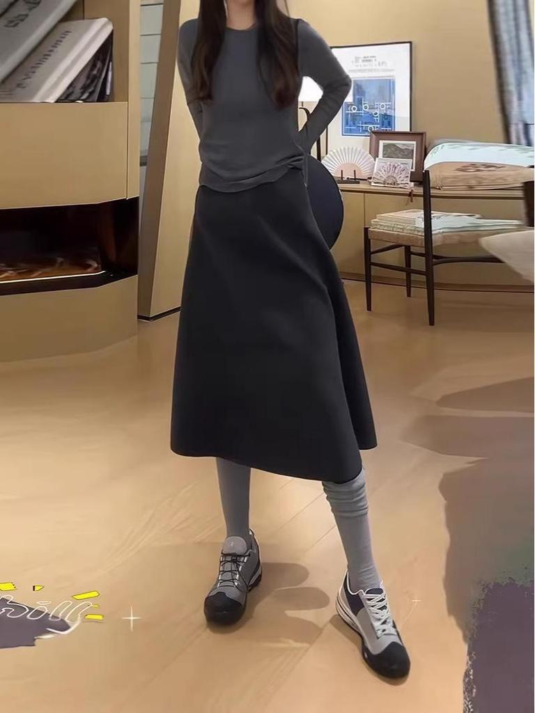 2025 Autumn/Winter French Elegant High-Waisted A-line Skirt for Women - Versatile, Slimming, and Fashionable