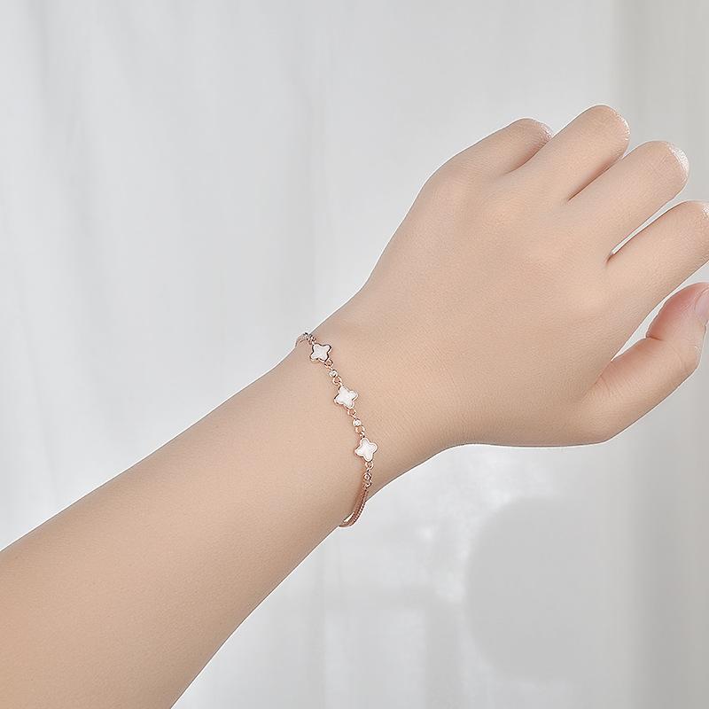 Four-leaf Clover Bracelet Female Ins Niche Design New Mori High-end Girlfriend Jewelry Simple and Cold Wind Jewelry