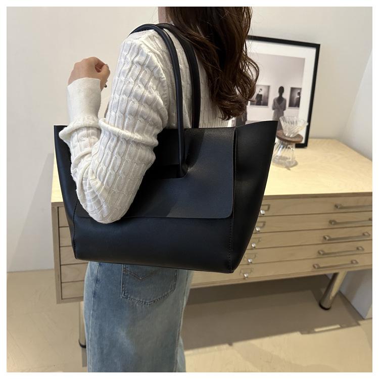 Large Capacity Tote Bag for Women Soft Faux Leather Shoulder Handbag Stylish Commute Bag Trendy Daily Outing Purse KTB