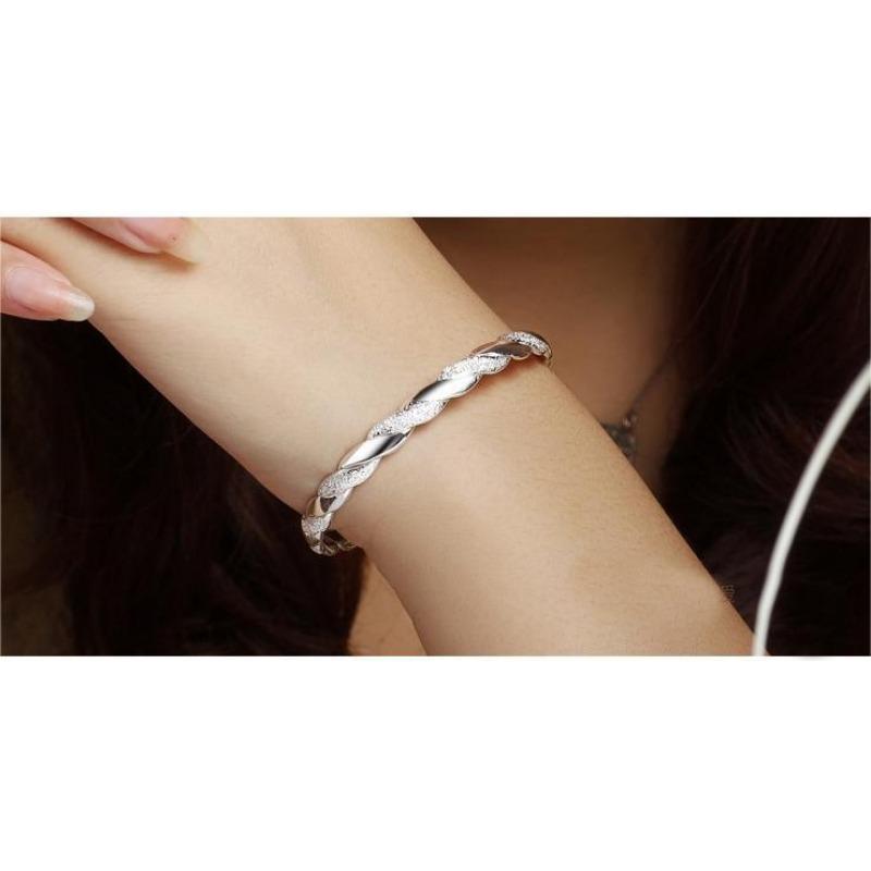 Fashion Light Luxury Twisted Open Bangle Bracelet For Women