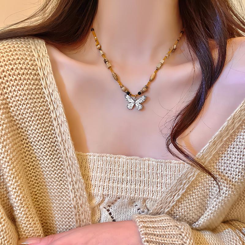 Zen-Inspired Chinese Beaded Necklace with Peace Lock & Butterfly Design – Elegant Clavicle Chain for Women.