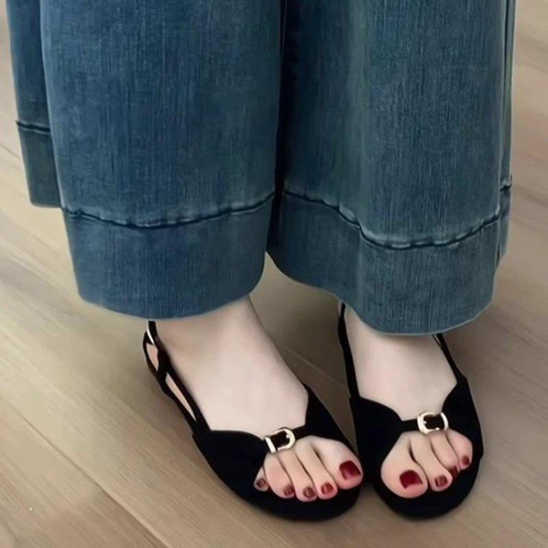

Винтажные плоские сандалии женские летние новые с круглым носком открытым носком металлической пряжкой ремешком через подъем мягкой подошвой противоскользящие римские туфли 42 чёрный