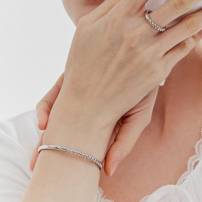 

Shertz Half Twist Daily Bangle Bracelet (24k Gold Plated) SHBR0013 white gold