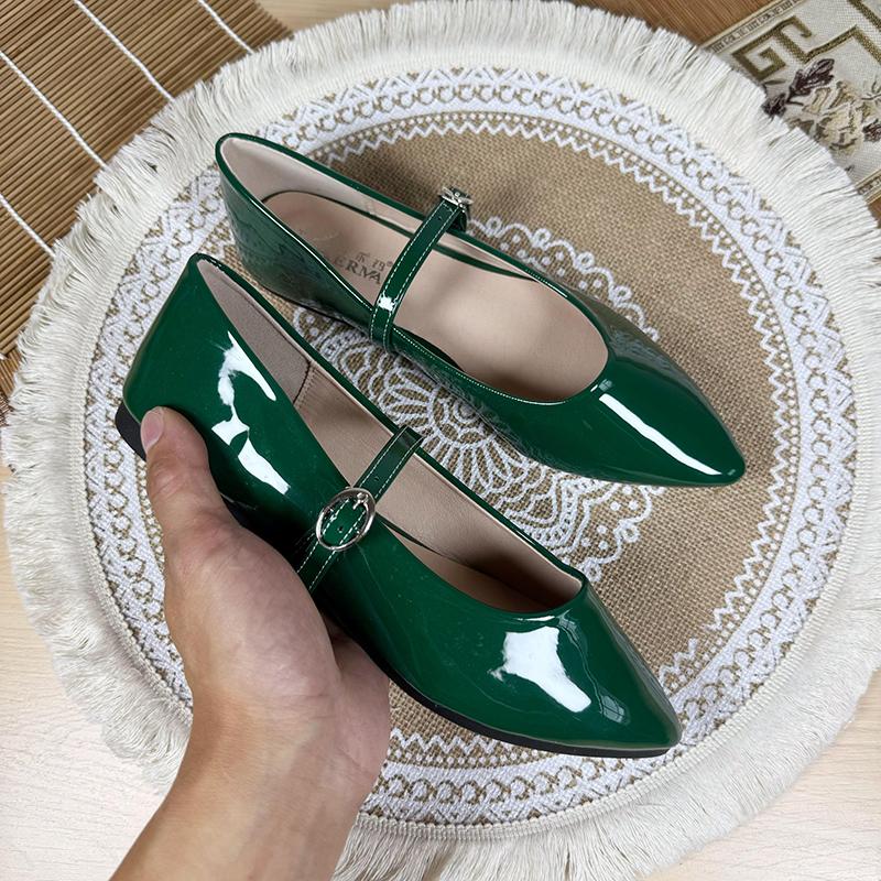 Fashion Flat Shoes for Women Spring and Autumn Shallow 2025 New Patent Leather Women's Shoes Pointed Mary Jane Retro Plus Size Flat Shoe
