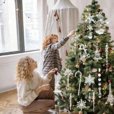 32 Stück Weihnachtsornamente Acryl Hängedekor Set mit Schneeflocken Hirsch Schneemann Eiszapfen Zuckerstangen Eiffelturm Weihnachtsbaumschmuck