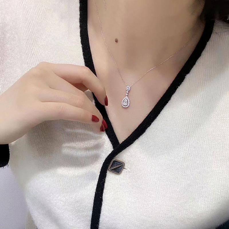 Pear-Shaped Diamond Pendant Necklace for Women - Luxury Water Drop Clavicle Chain