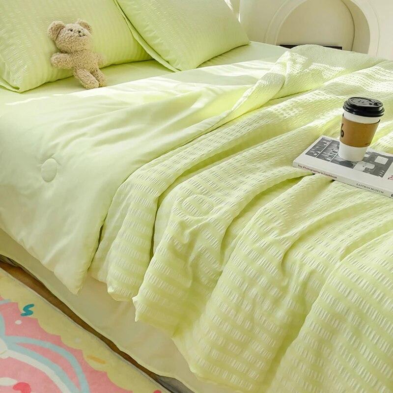 Seersucker Summer Cool Quilt Solid Color Comfortable Naked Sleep Thin Blanket Ice Silk Bedding Queen Quilt Size Blanket Summer