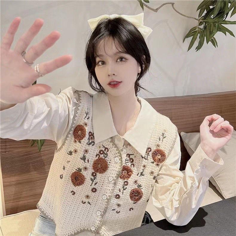 Short Sleeveless Embroidered Knitted Vest for Spring and Summer Fashionable Hollowed-out Crocheted Top Cardigan for Spring and Autumn