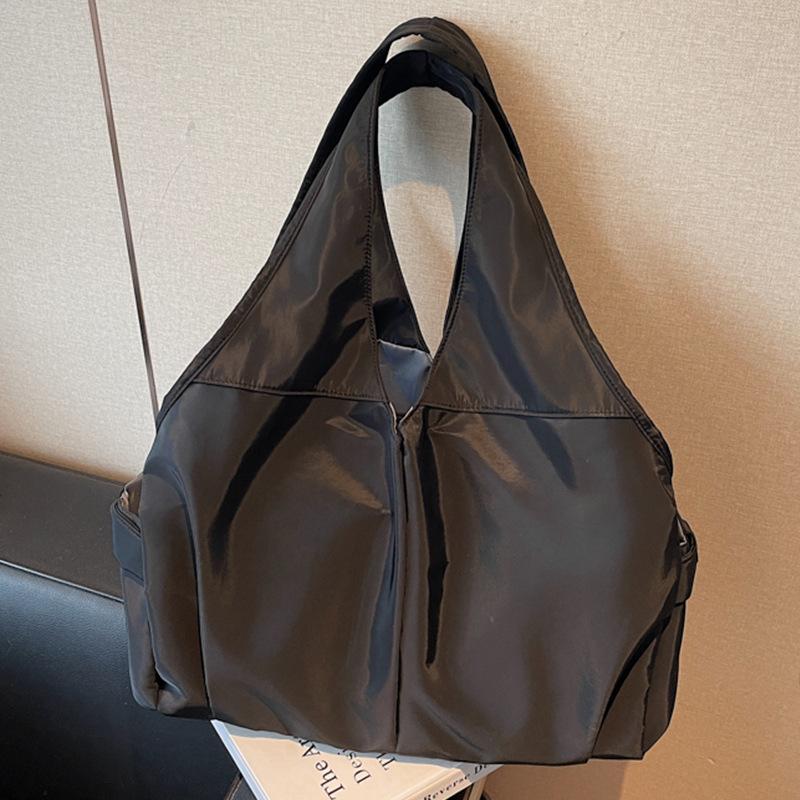 Große Tragetasche - Stilvolle Umhängetasche für Pendler - Lässige Tasche für Ausflüge und Reisen