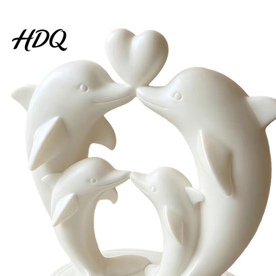 3D Printed Pla Art for Bedroom Dolphin Family of Four Ornament with Heart Design Minimalist Small Figurines Photo Props Desktop Animal Sculpture Home
