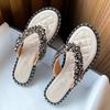 Fashion Flat Bottomed Slippers for Women's 2025 Summer New Water Diamond Clip on Flip Flops for Outdoor Wear Oversized Slippers 41-43