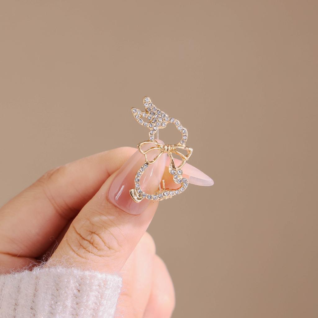 Cute Little Rabbit Brooch, Elegant Coat, High-end and Niche Design, Versatile Chest Flower Suit, Fixed Function Pin