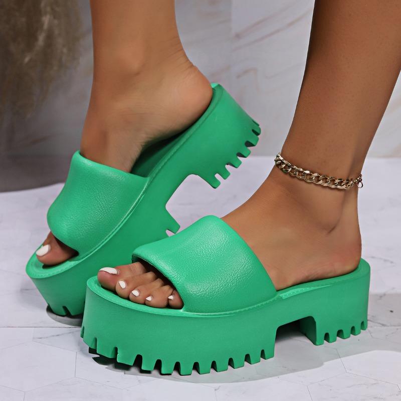 נעלי בית נשים עקבים בינוניים פלטפורמה נעליים נוחות שמלת קז'ואל חוף כפכפי סנדלים חדש 2024 קיץ הליכה מותג סליידס פאם