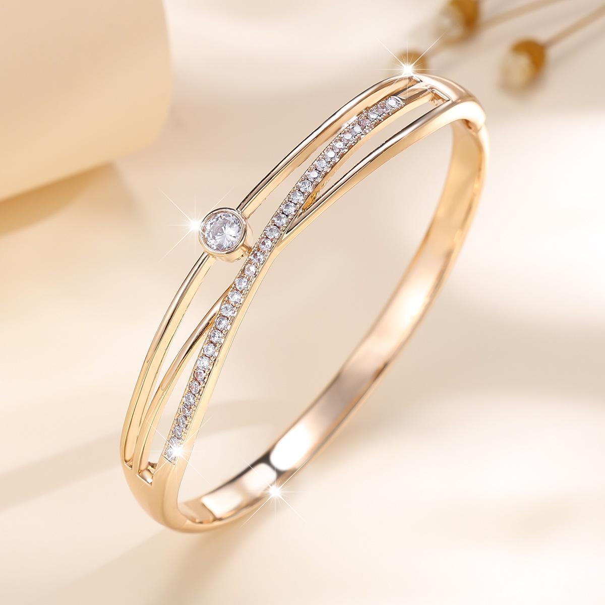 New Micro-paved Zirconia Women s Light Luxury Exquisite Cross Versatile Jewelry Bracelet 17CM
