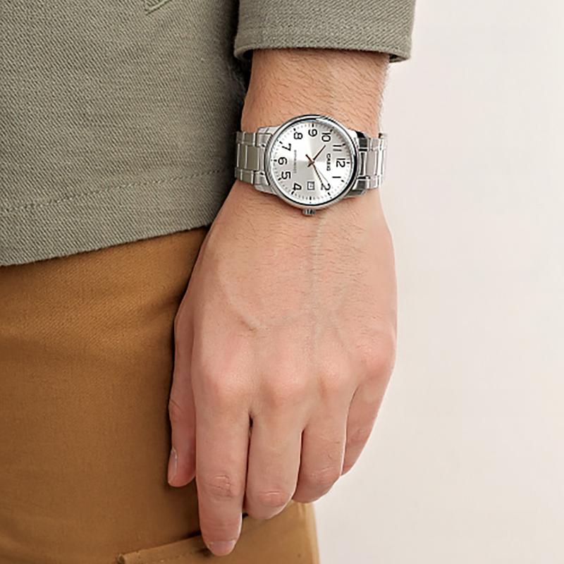 Casio CASIOSTANDARD series retro sports trend quartz movement stainless steel strap Japanese and Korean watch men's watch silver dial MTP-V002D-7BUDF