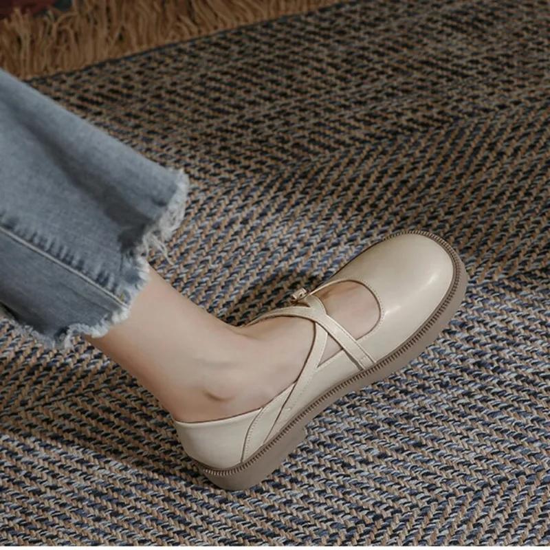 Fashion Summer 2025 Women Casual Shoes Leather Soft Shoes Female Cross Buckle Flats Sneakers Slip on Moccasins Ladies Shoes
