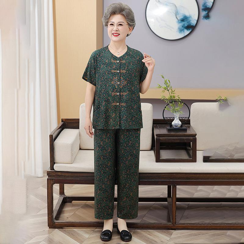 In the elderly cotton and silk suit female grandmother short-sleeved cardigan 71 years old 81 mother two-piece summer old lady clothing