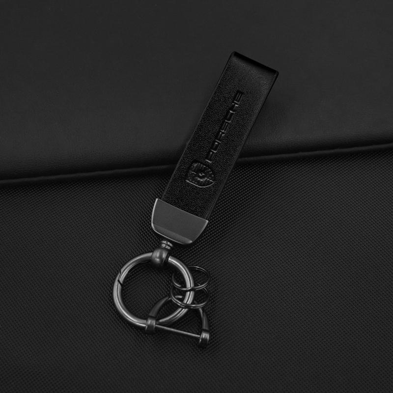 Leather KeychainFor Porsche Cayenne Panamera Macan 911 Taycan Boxster Cayman 918 Pajun Car Logo Key Chain Pendant Key Holder
