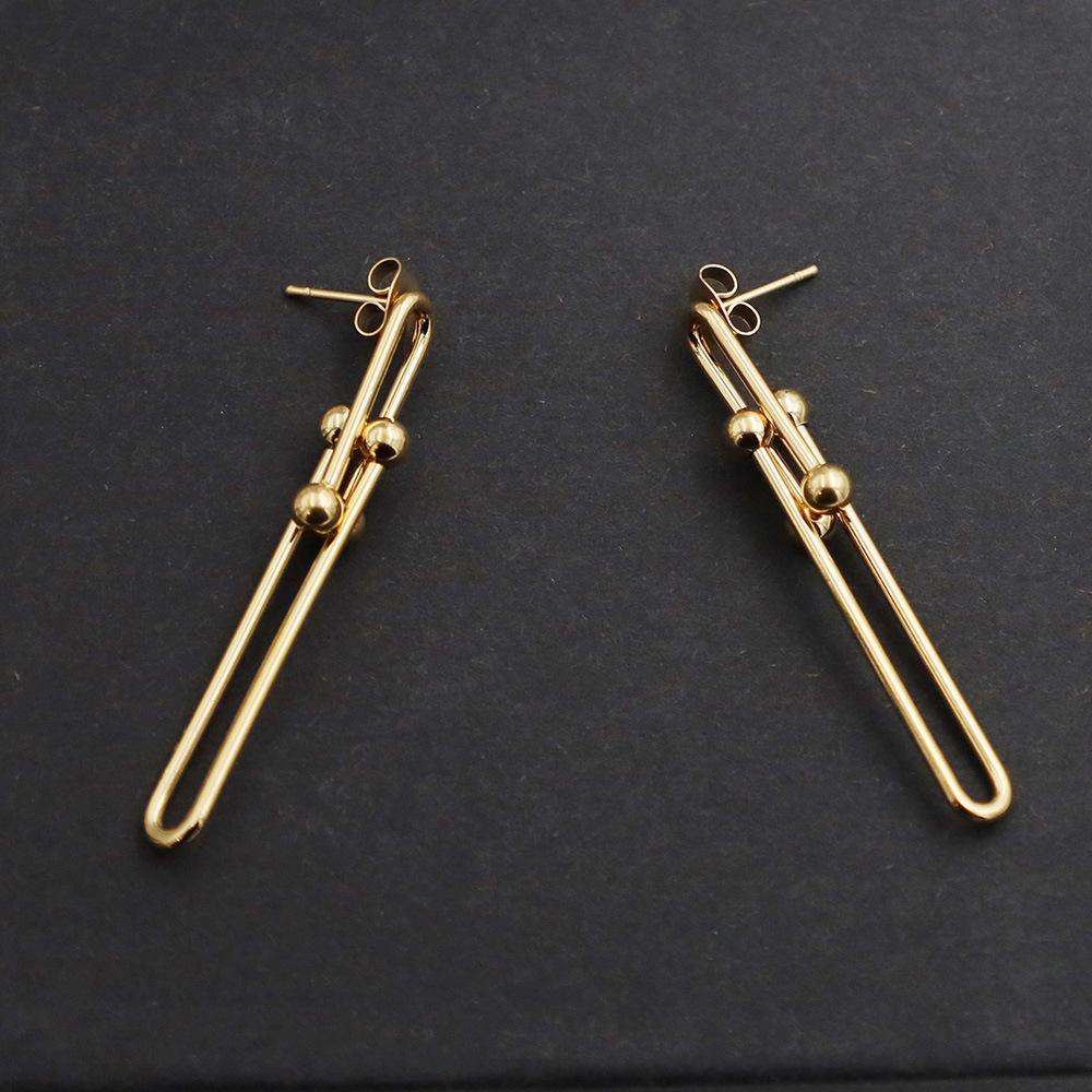Accessori Orecchini Frangiati a Forma di U Francesi Femminilità Alto Senso Orecchini Piccola Fragranza in Oro 18K Non Sbiadiscono