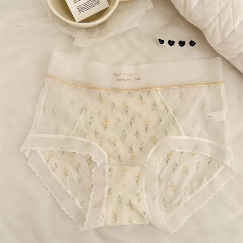 Women's Thin Fashion New Micro Permeable Sweet Breathable Triangle Underwear