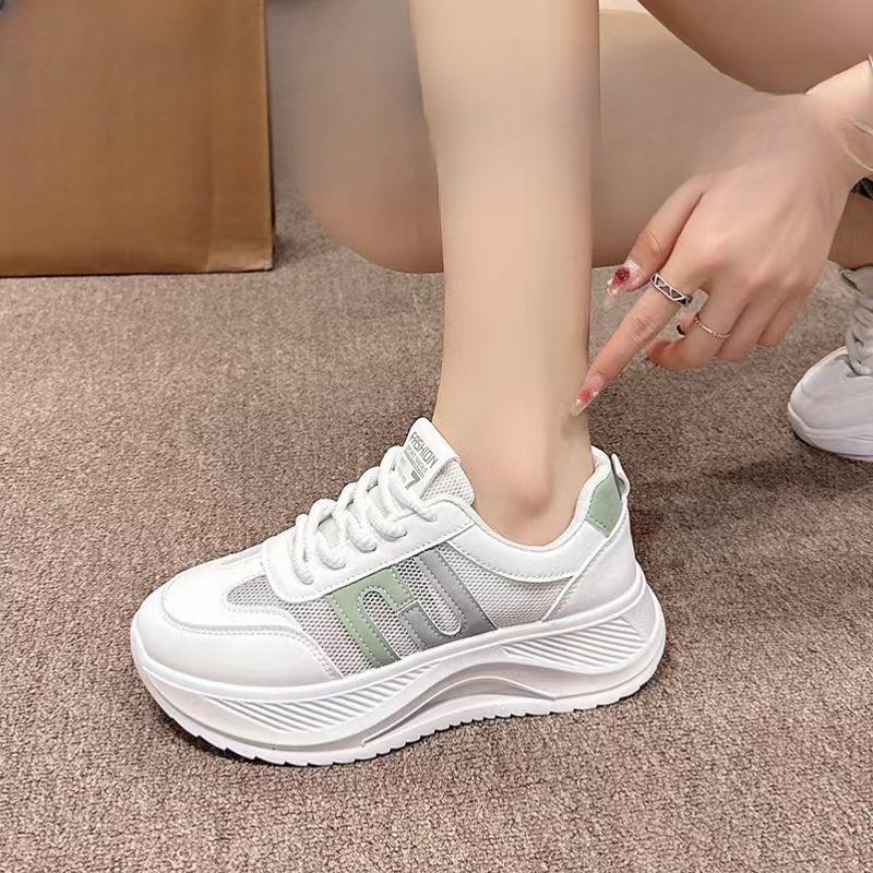 

Новые Легкие Повседневные Универсальные Весенне-Летние Новые Супер Мягкие Повседневные Дышащие Увеличивающие Рост Спортивные Кроссовки на Толстой Подошве для Пап 40 зелёный