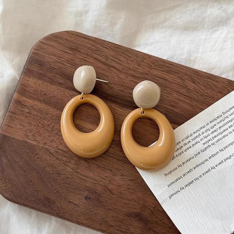 Hong Kong Style Retro Atmosphere, Circle Contrasting Color Earrings for Women, Earrings Suitable for Square and Round Faces, Niche Design Sense