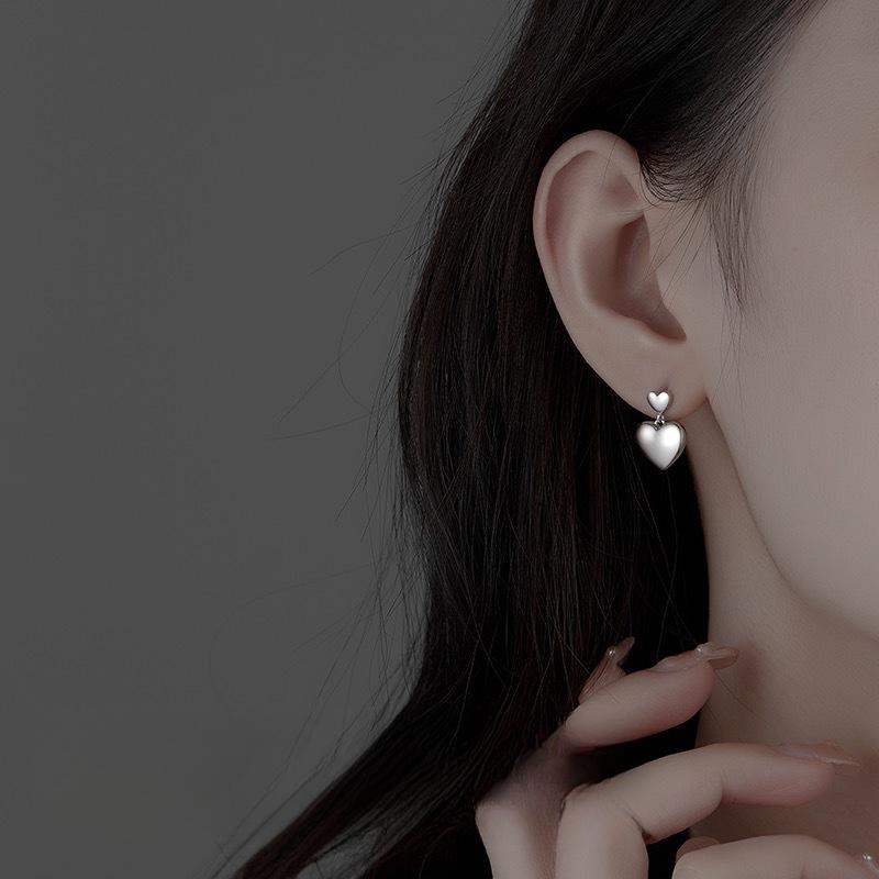 Cercei noi cu șurub în formă de inimă, Temperament simplu, Senzație high-end, Modă de nișă, Stil lux ușor, Cercei netezi cu strat dublu.