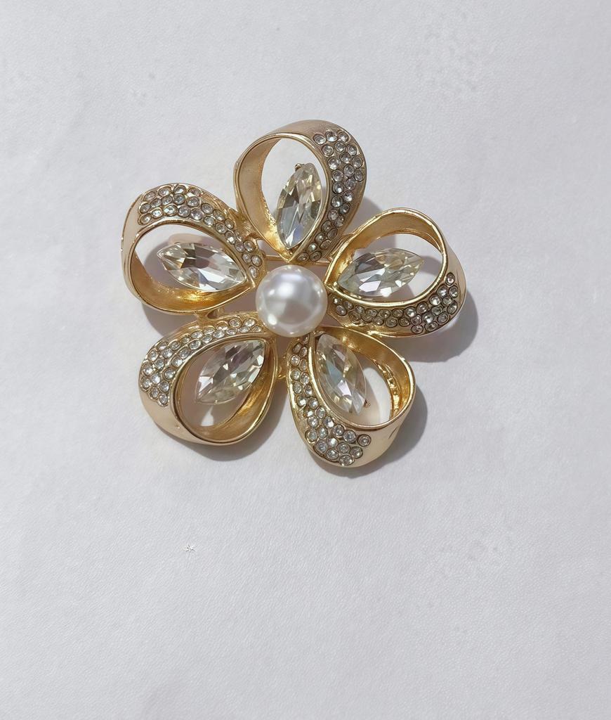 Korean Elegant Pearl Flower Brooch - Versatile, Luxurious Design for Women