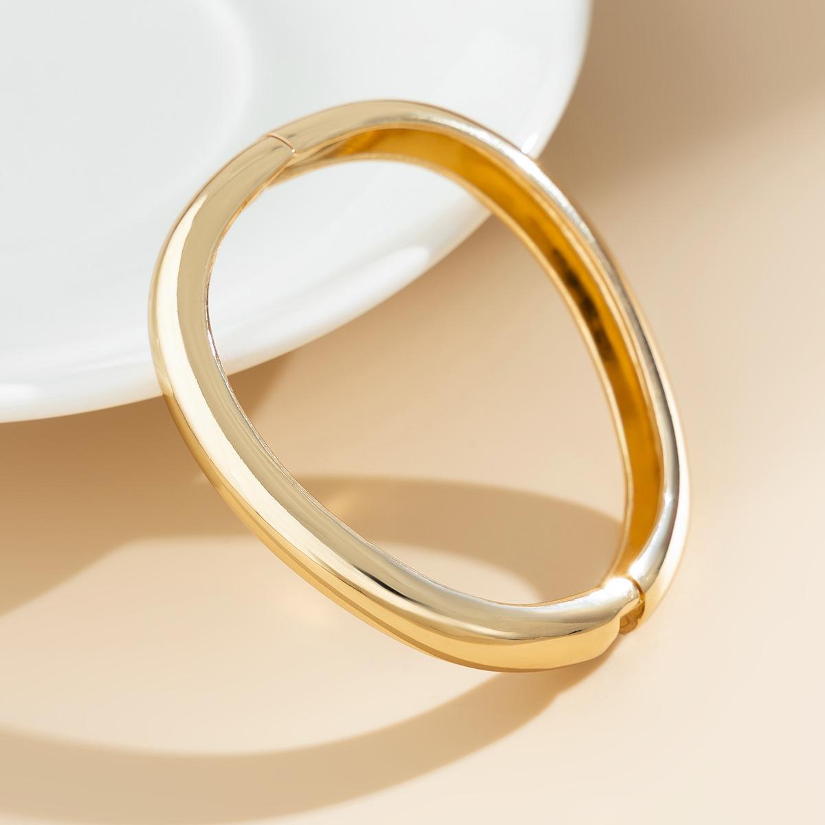 

2024 модные простые геометрические глянцевые металлические открытые браслеты для женщин преувеличенные нерегулярные квадратные браслеты ювелирные изделия