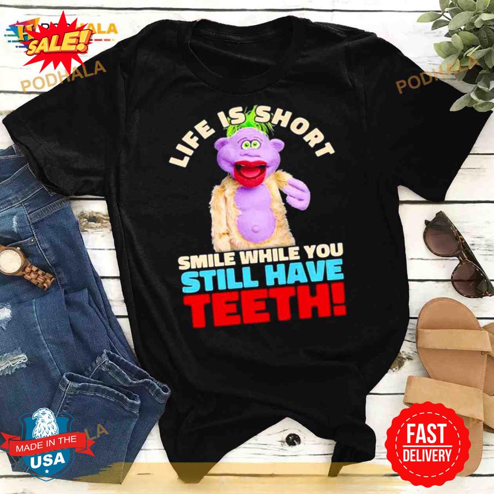 Джефф Данем Арахис Жизнь коротка Улыбайся, пока есть зубы Футболка Унисекс L