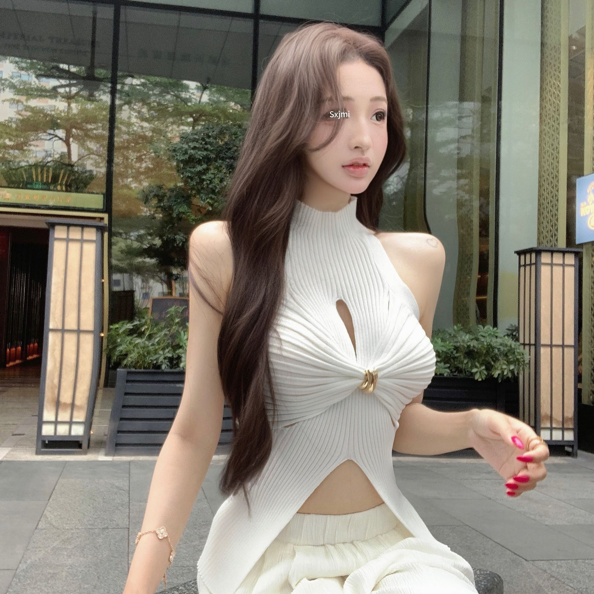 

Вязаный жилет без рукавов с вырезами и перекрутом для женщин, летний, сексуальное нижнее белье, облегающий топ с разрезом, верхняя одежда для горячей девушки L белый