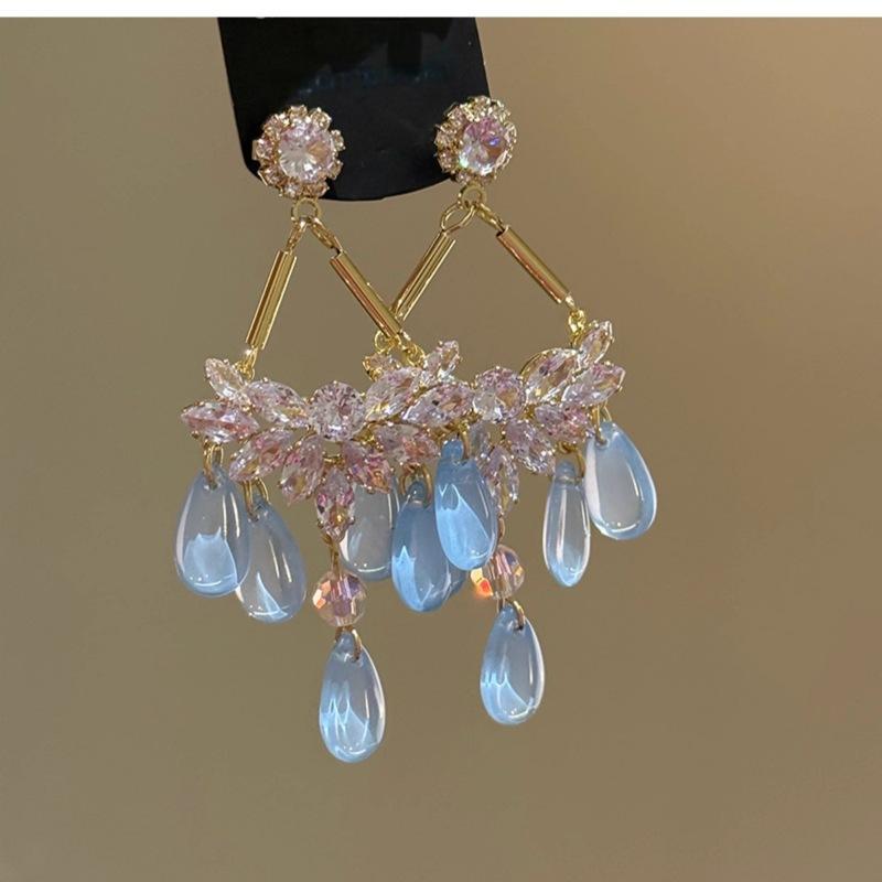 Zirkon dreieckige Wassertropfen Fransenohrringe Mode Hofstil Steckerohrringe High Sense kaltes Temperament Ohrringe Frauen