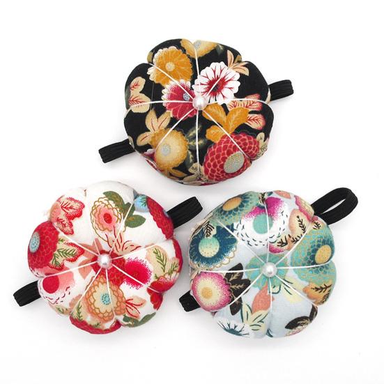 DIY Handmade Pumpkin Wristband Needle Holder Retro Pin Cushion Sewing Tools