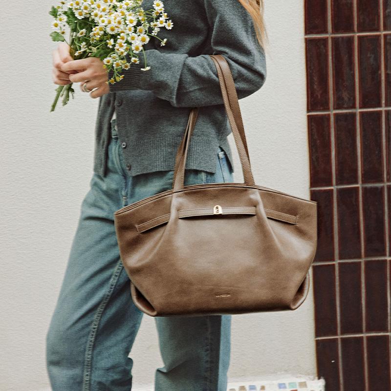 New LA FESTIN Top Grain Cow Leather Handbag, Shoulder Bag, Underarm Tote Large Women's Cardamom Brown/Coconut/Raven Black 622381