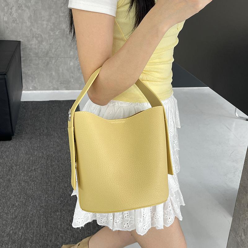 Genuine Leather Casual and Laid-back Style Cowhide Hand-held Bucket Bag Commuter Single-shoulder Crossbody Women's Bag