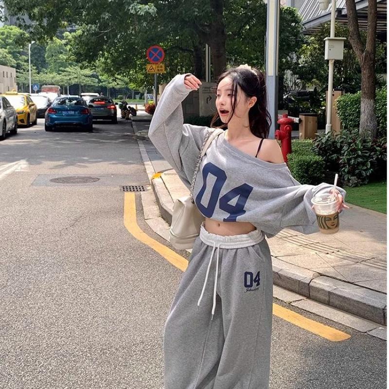 Damski jesienny dres w koreańskim stylu: Luźny Krój i Modelujące Spodnie z Szerokimi Nogawkami Zestaw Dwuczęściowy - Trend Mody Influencerów.
