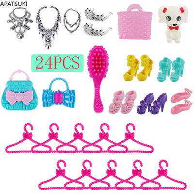 24 Stück/Set 1/6 Puppenzubehör für Barbie-Puppe Puppenhaus Dekoration Schuhe Halskette Krone Kamm Tasche Kleiderbügel Hund Miniatur