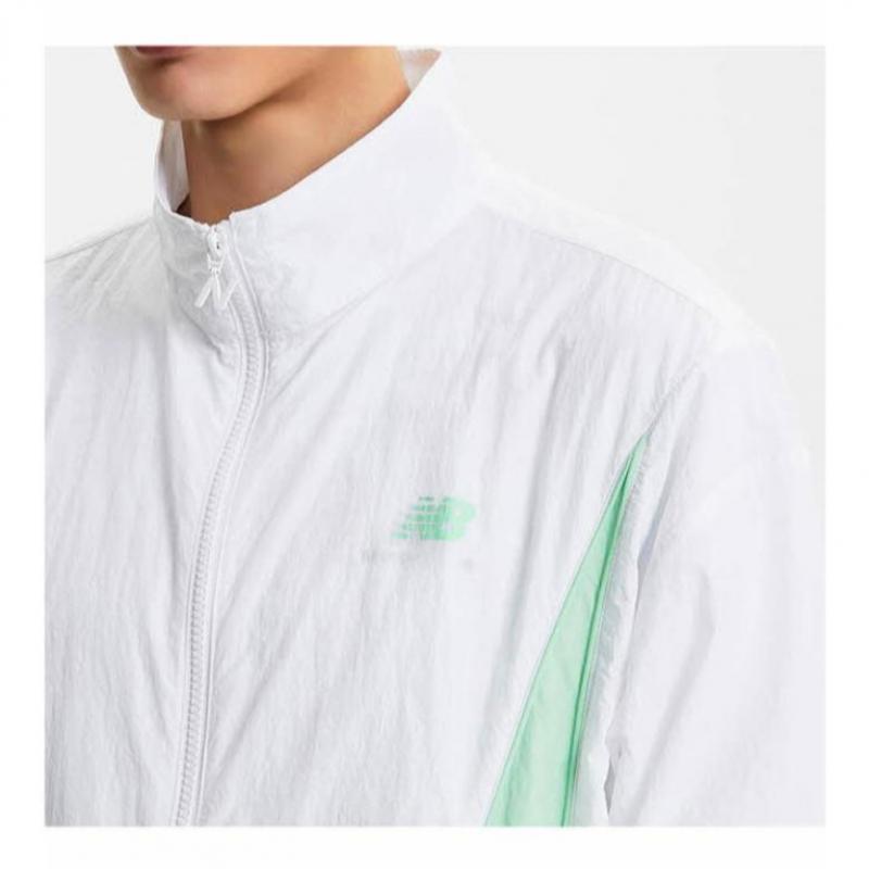 New Balance Uni Runners Lightweight Windbreaker Nbnae22413 10